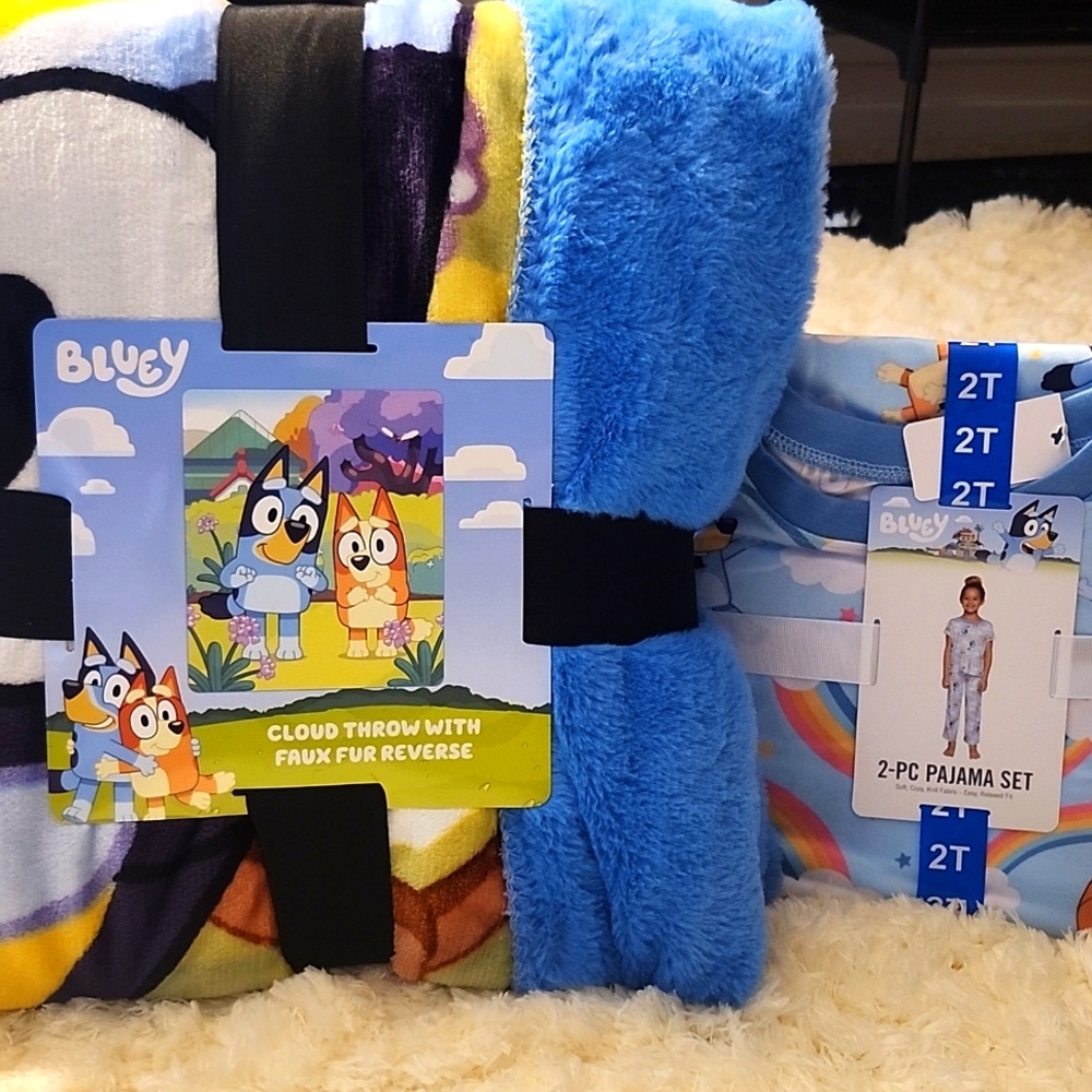 Bluey PJs & Throw